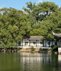 绿水本无忧