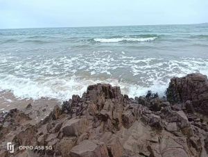 青岛石老人海滩