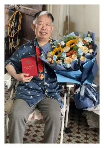颁发纪念章 颁发纪念章